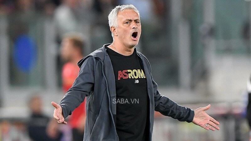 Mourinho đang trong quá trình tái thiết Roma