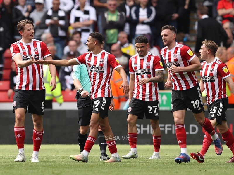 Sheffield đè bẹp Fulham để giữ vững suất đá play-off 