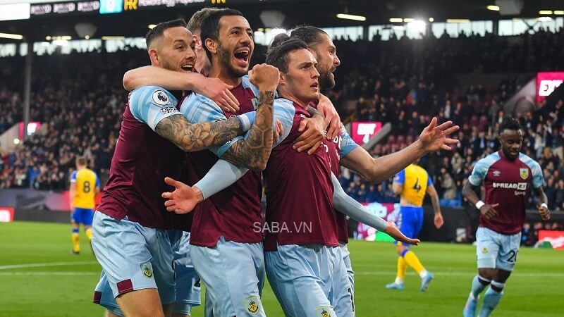 Burnley có màn bứt phá ngoạn mục ra khỏi nhóm nguy hiểm