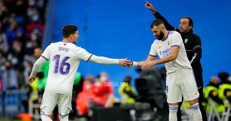 Đẩy Jovic đến Fiorentina, Real có quá mạo hiểm khi phó thác hết cho Benzema?