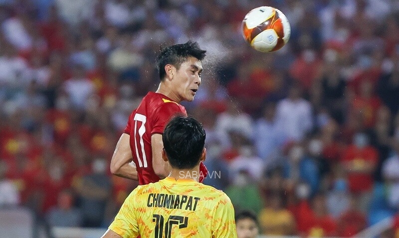 Mạnh Dũng và cú đánh đầu giúp U23 Việt Nam giữ lại HCV SEA Games. (Ảnh: Thanh Niên)