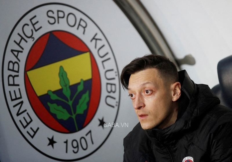 Ozil quyết trụ lại Fenerbahce