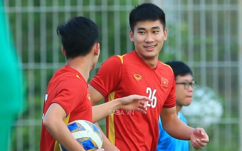 Tuấn Tài có nhiều cơ hội được đá chính hơn Mạnh Dũng tại Viettel FC