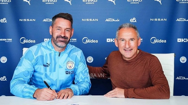 Scott Carson ký hợp đồng 1 năm với Man City