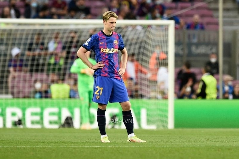 De Jong đang gây sức ép ngược lên Barca và MU