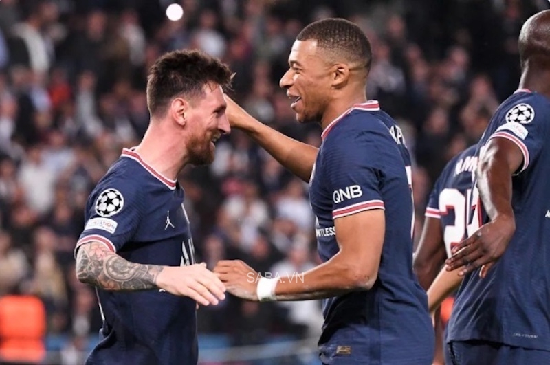 Messi tạo dựng được mối quan hệ thân thiết với Mbappe