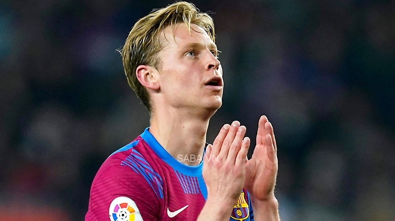 De Jong muốn ở lại nhưng Barca không thích điều đó