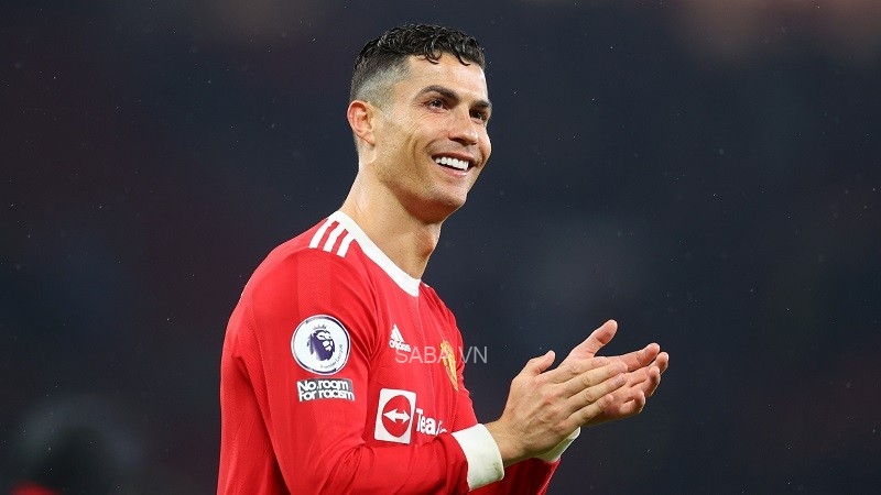 Ronaldo vẫn phải tập luyện và du đấu cùng MU