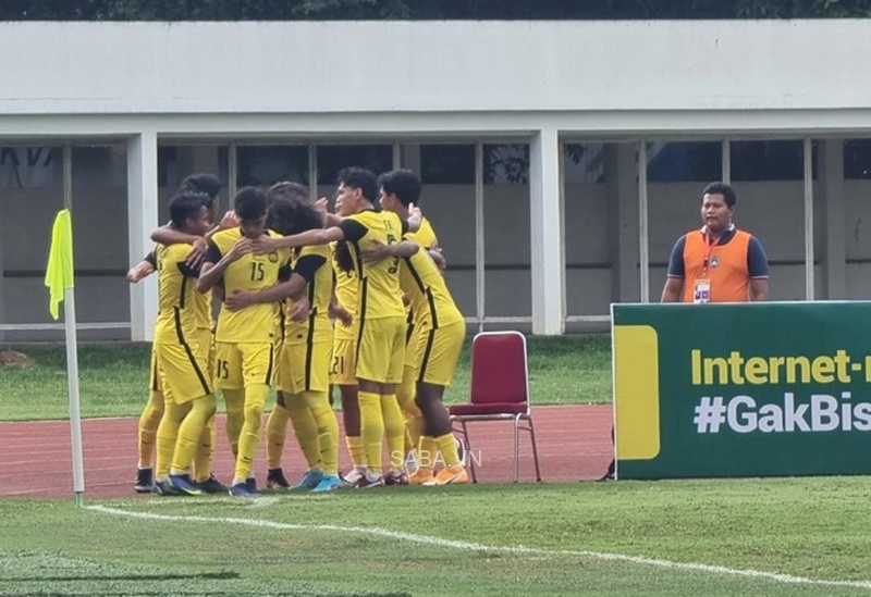 U19 Malaysia vượt qua U19 Campuchia để leo lên ngôi đầu