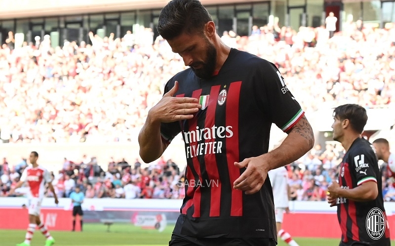 Giroud lập cú đúp siêu phẩm, AC Milan đánh bại đối thủ nước Đức