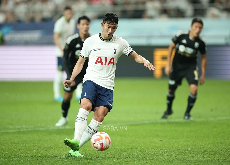 Son Heung-min cũng lập được cú đúp