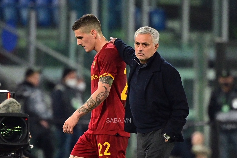 Mourinho liên tục mời gọi Dybala về Roma