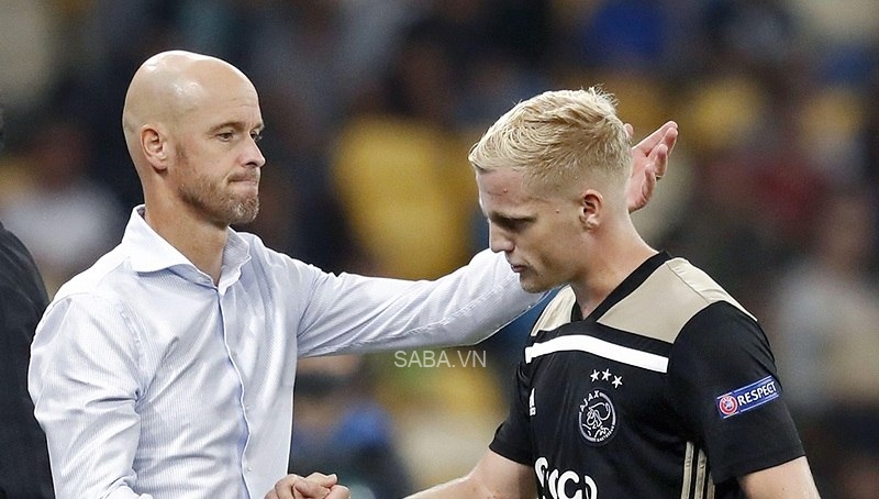 HLV Ten Hag muốn thấy thực lực của Van de Beek