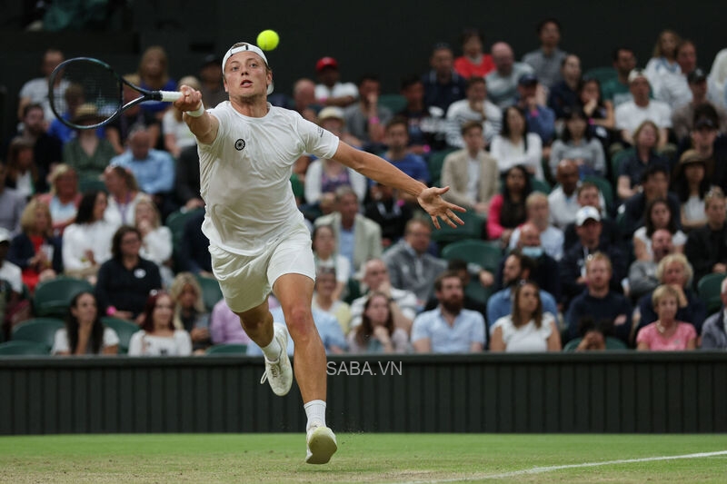 Djokovic luôn khiến đối thủ phải di chuyển nhiều với những pha điều bóng khắp mặt sân