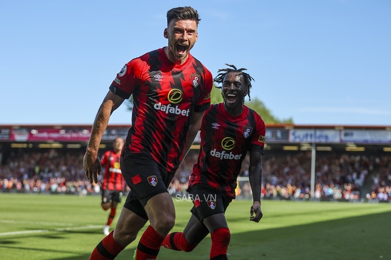 Bournemouth là tân binh duy nhất có 3 điểm trong ngày khai màn