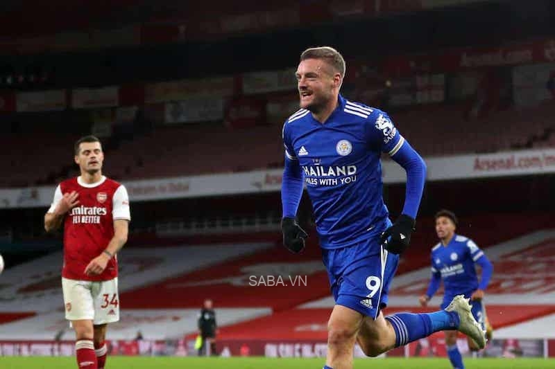 Vardy xứng danh là hung thần đối với Arsenal