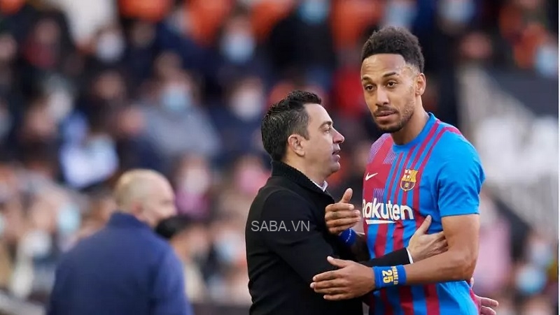 Xavi vẫn muốn giữ lại Aubameyang