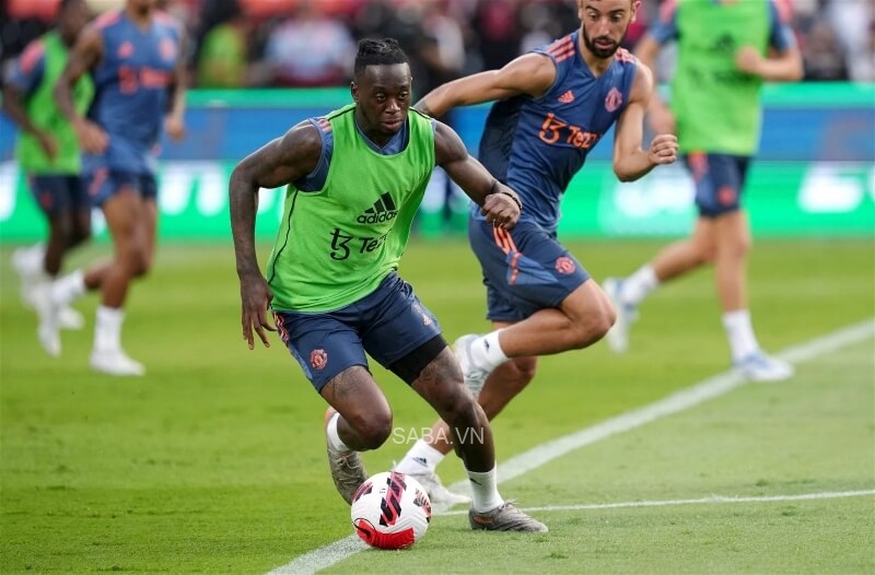 Wan-Bissaka coi như hết tương lai ở MU