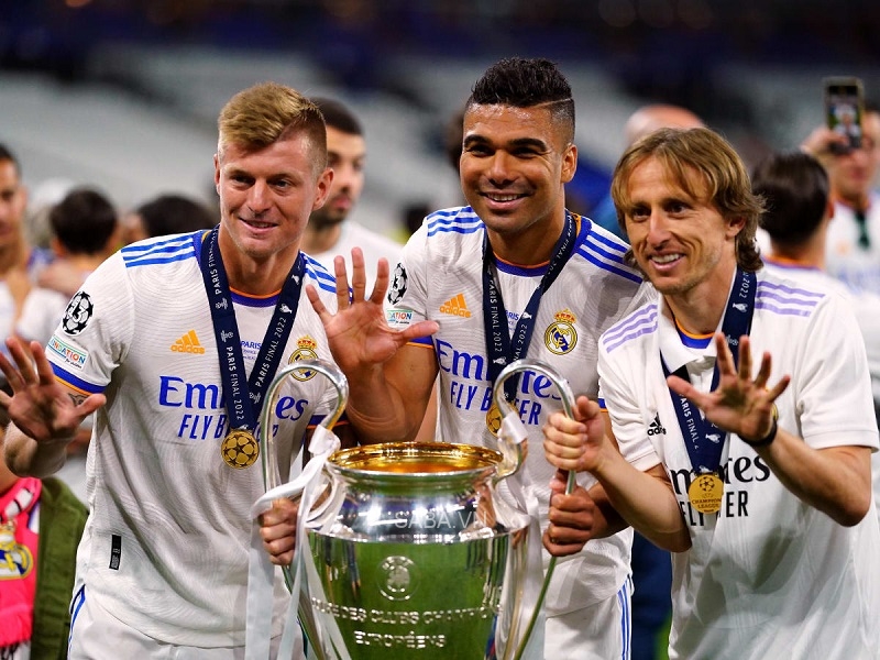 Casemiro vừa nâng cao danh hiệu Champions League thứ 5 trong sự nghiệp