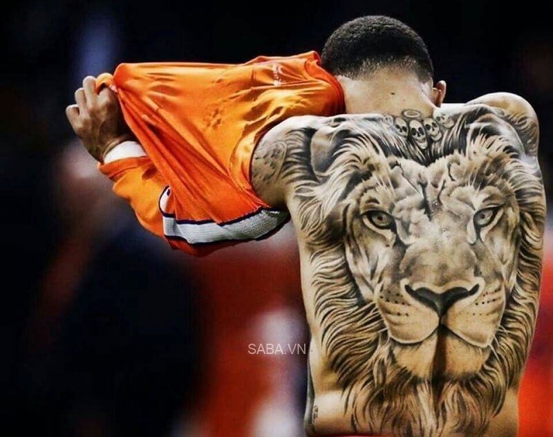 Bạn muốn thấy hình xăm sư tử ấn tượng nhất? Thử tìm kiếm Memphis Depay nhé!