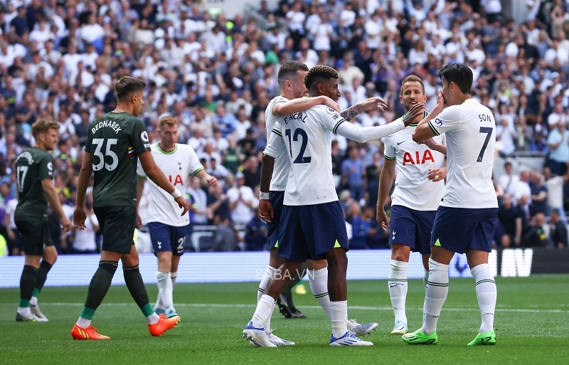 Tottenham nhanh chóng tìm được bàn gỡ