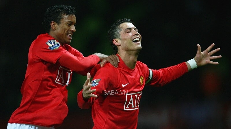 Tin tưởng Man United, Nani kêu gọi Ronaldo ở lại