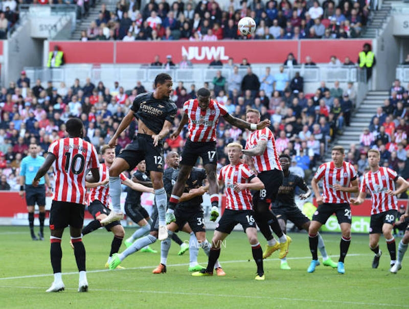 Saliba đã ghi bàn thứ 5 từ bóng chết cho Arsenal từ đầu mùa (Ảnh: Getty Images)