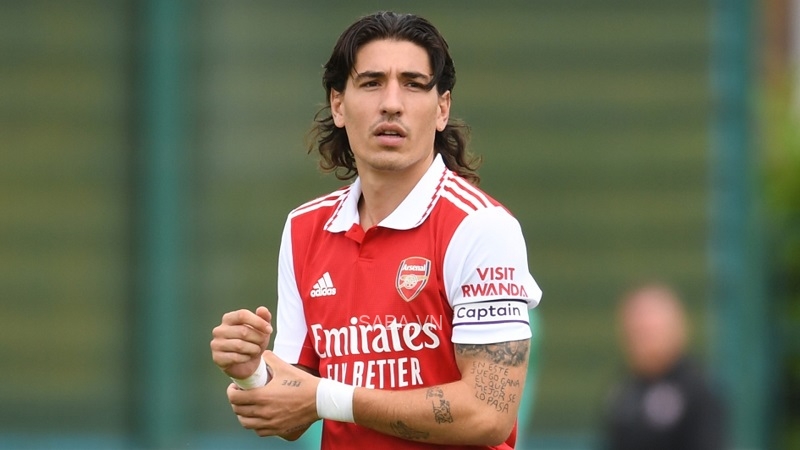 Hector Bellerin chấm dứt hợp đồng với Arsenal để khoác áo Barcelona