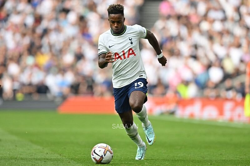 Sessegnon là một cái tên khác của thành London bị loại đầy tiếc nuối