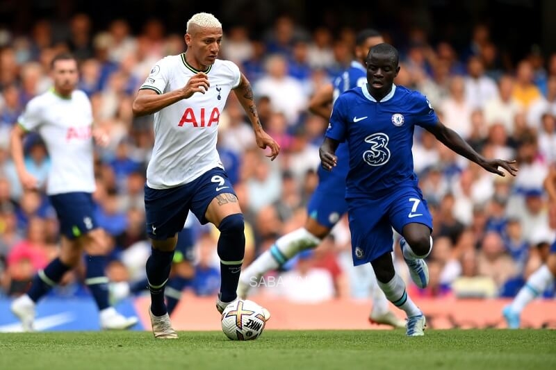 Kante gặp vấn đề trong trận đấu với Spurs