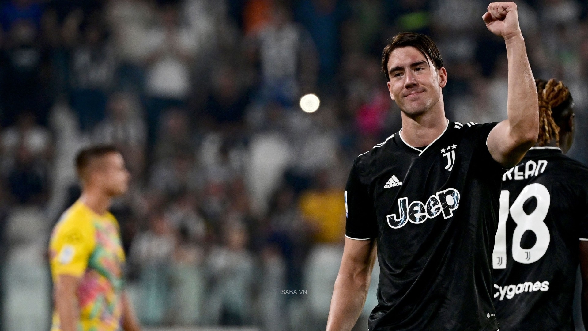 Vlahovic lập siêu phẩm, Juventus kiếm trọn 3 điểm trên sân nhà