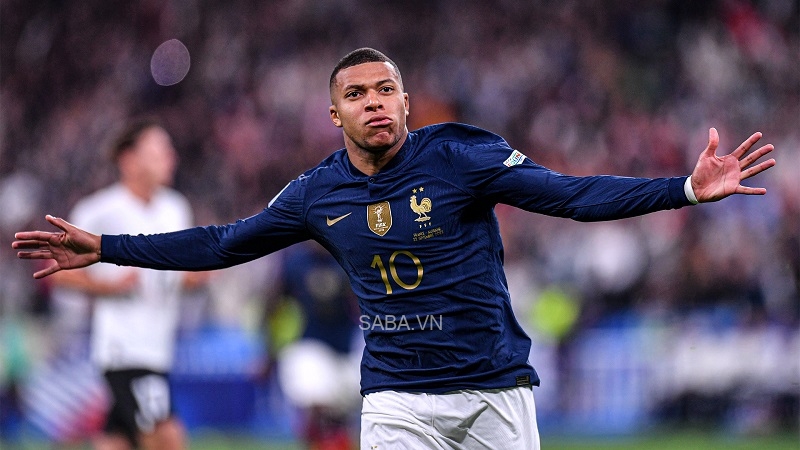 Mbappe ghi bàn mở tỷ số