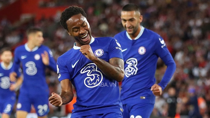 Chelsea cần có người chia lửa cùng Sterling