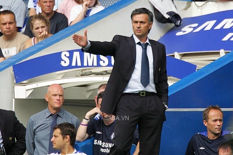 Mourinho nhận về vô số khoản tiền bồi thường trong nghiệp cầm quân