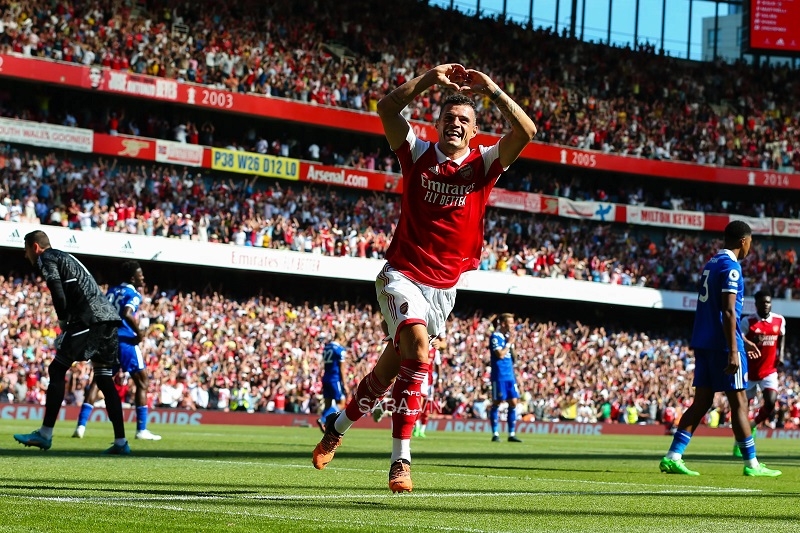 Xhaka lập công trong chiến thắng 4-2 của Arsenal trước Leicester City