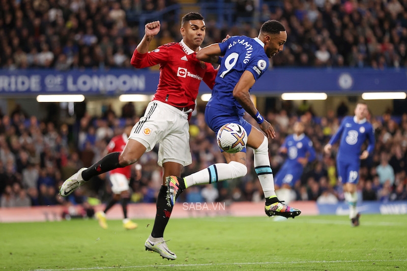 Casemiro đang giúp Man Utd tự tin chơi ở thế cửa trên