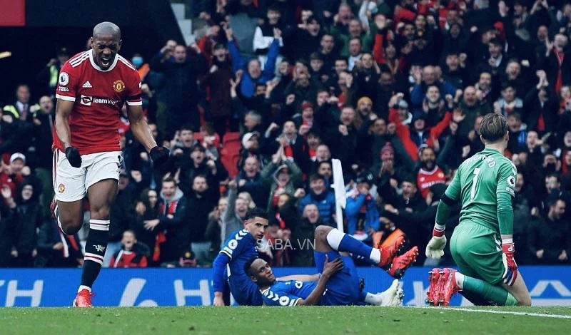 Martial rất có duyên với khung thành của Everton