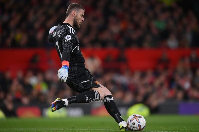 De Gea không quá tự tin với nhiệm vụ chuyền ngắn.