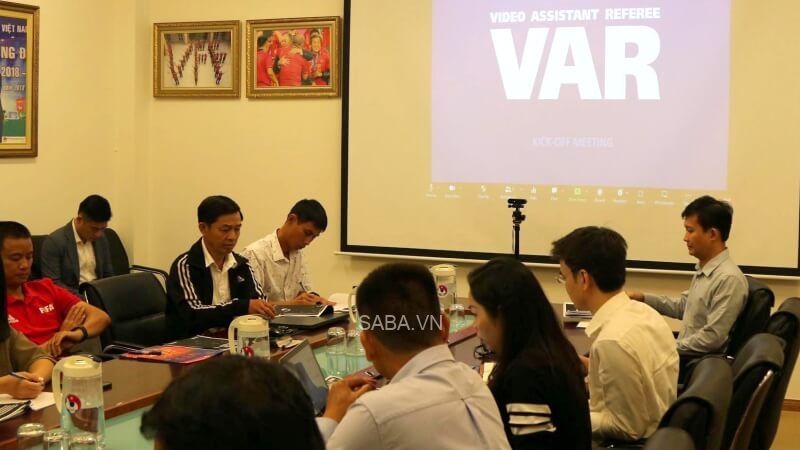 VFF, VPF họp cùng FIFA về VAR (ảnh: TTO)