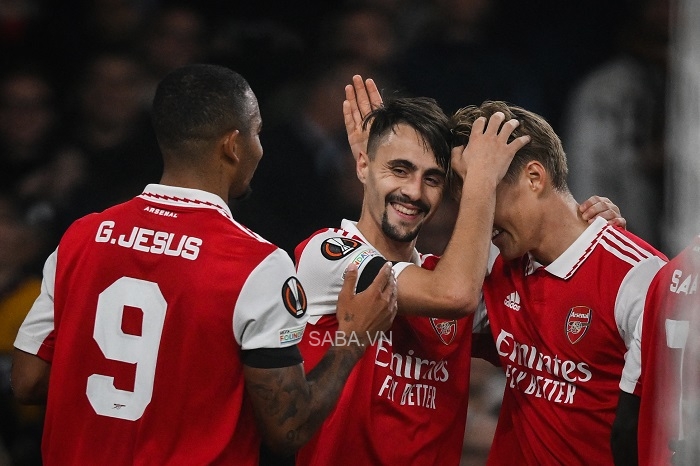 Fabio Vieira ấn định chiến thắng dễ dàng dành cho Arsenal