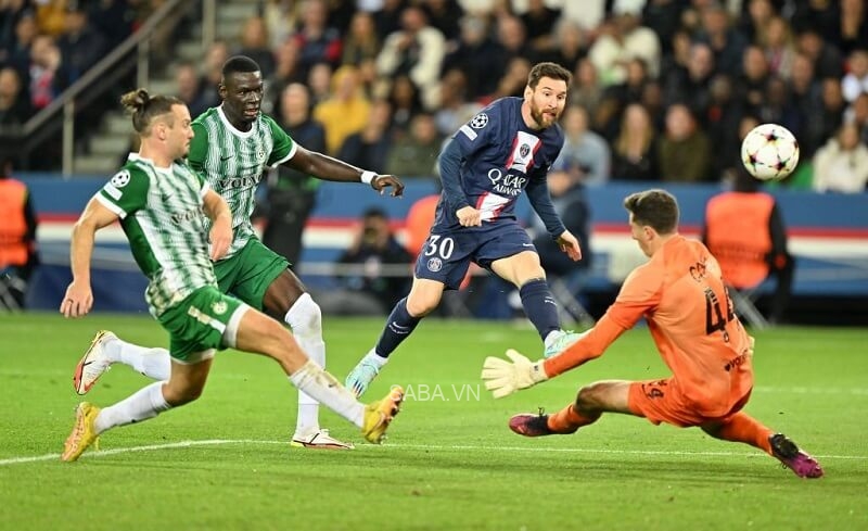 Messi đã làm khổ hàng thủ của Maccabi Haifa