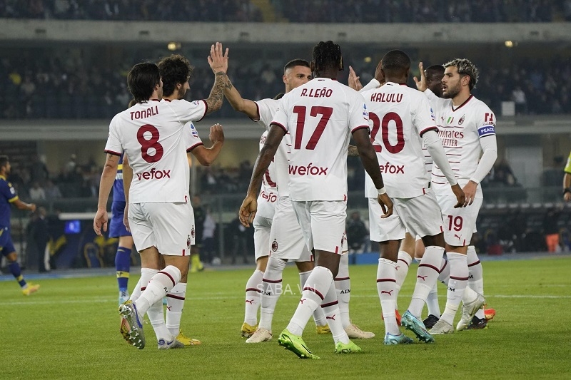 AC Milan sớm có bàn vươn lên dẫn trước