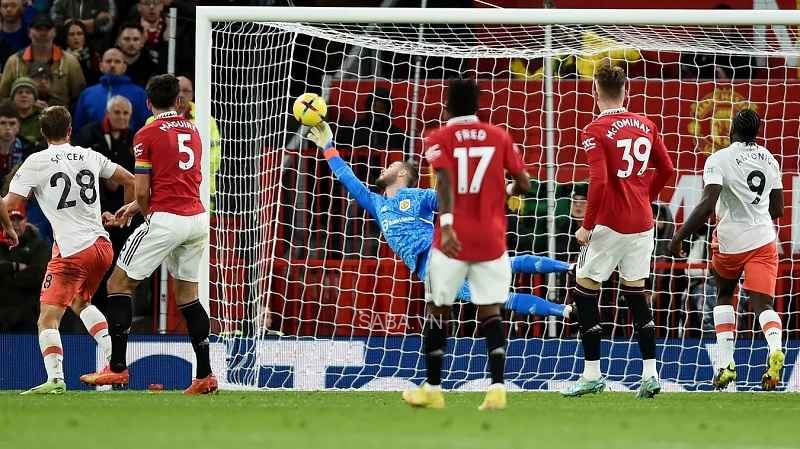 De Gea là người hùng của M.U trước The Hammers