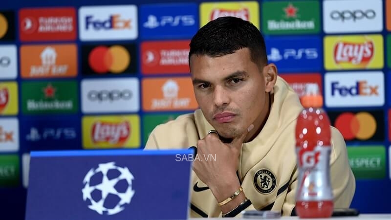 Thiago Silva trong buổi họp báo trước trận