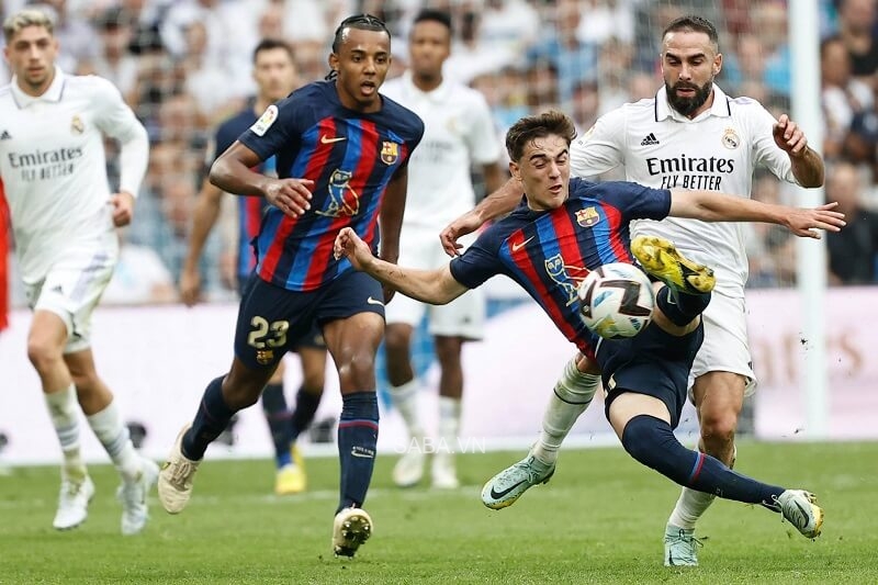 Xavi đang đối diện với vô vàn áp lực