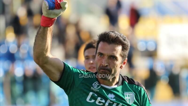 Buffon còn hợp đồng với Parma đến tháng 6/2024 và chưa có ý định treo găng