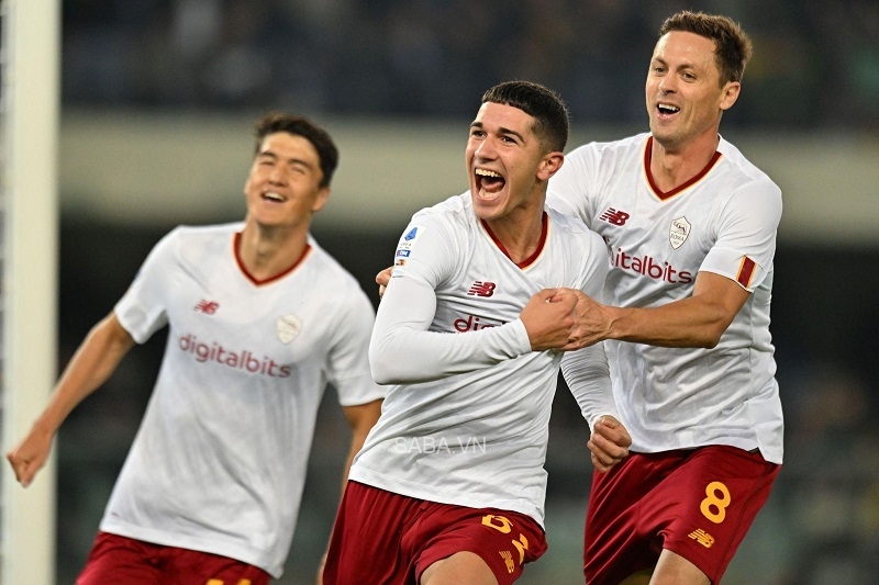 Mourinho thay người tài tình giúp AS Roma lội ngược dòng trước Hellas Verona