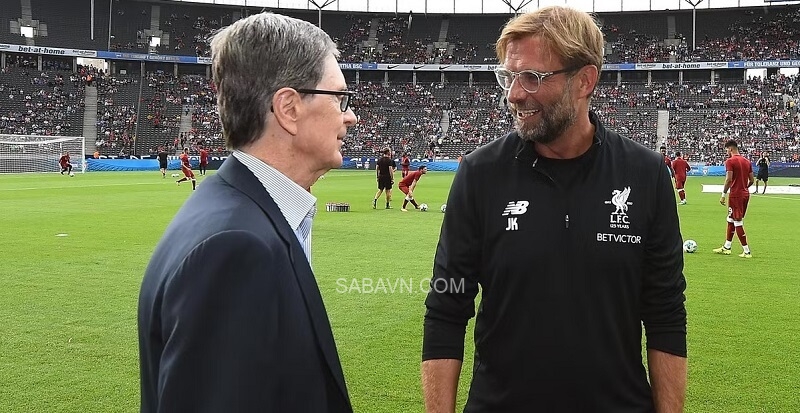 HLV Jurgen Klopp và Chủ tịch John Henry.