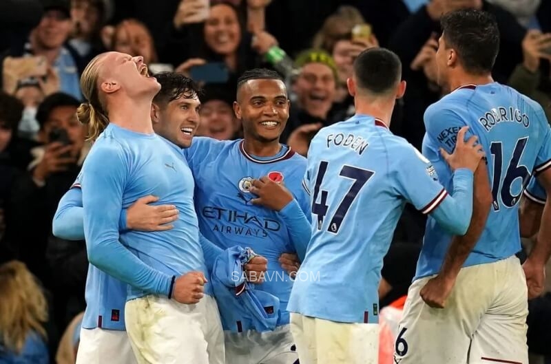 Man City hiện kém Arsenal 2 điểm trên BXH