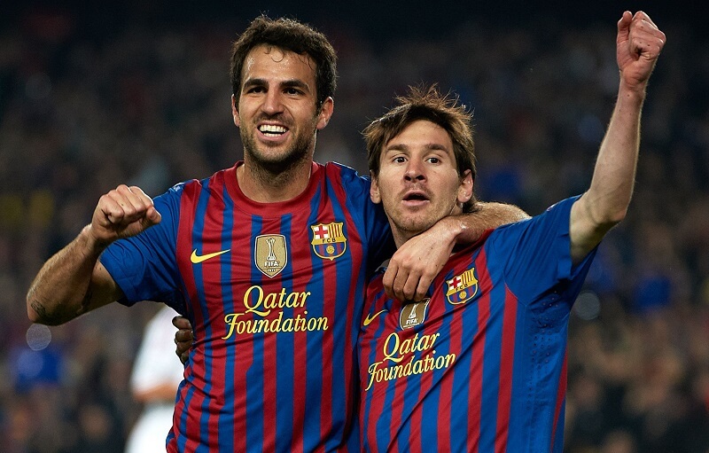 Fabregas từng chơi cùng Messi ở Barcelona.